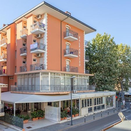 Hotel Valparaiso Римини Экстерьер фото