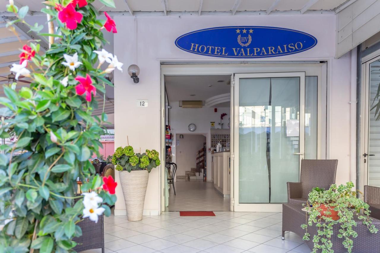 Hotel Valparaiso Римини Экстерьер фото